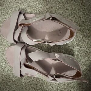 Fitflop Light Pink Sandals
